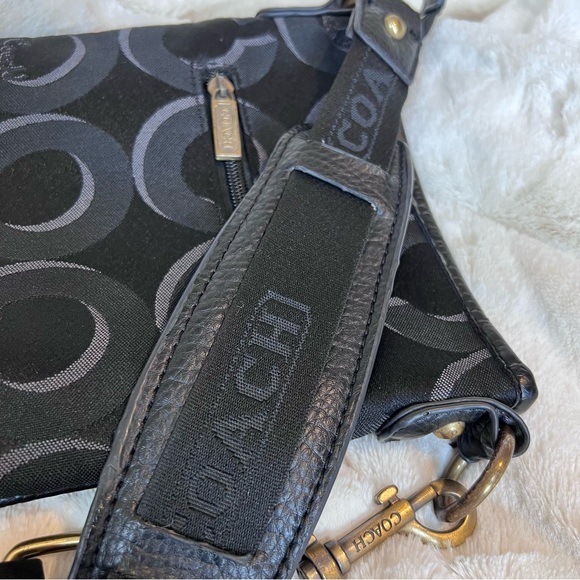 ⭐️ Coach Black Signature Crossbody Bag - Picture 2 of 13